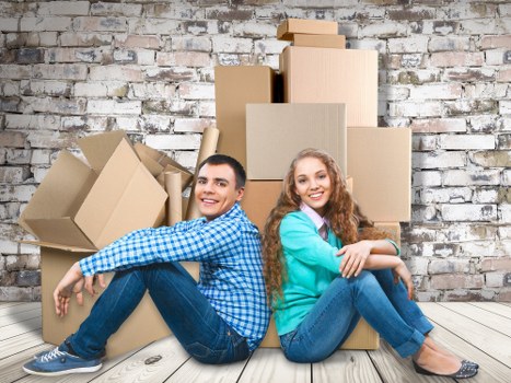 Removal team preparing items carefully during a protected home move